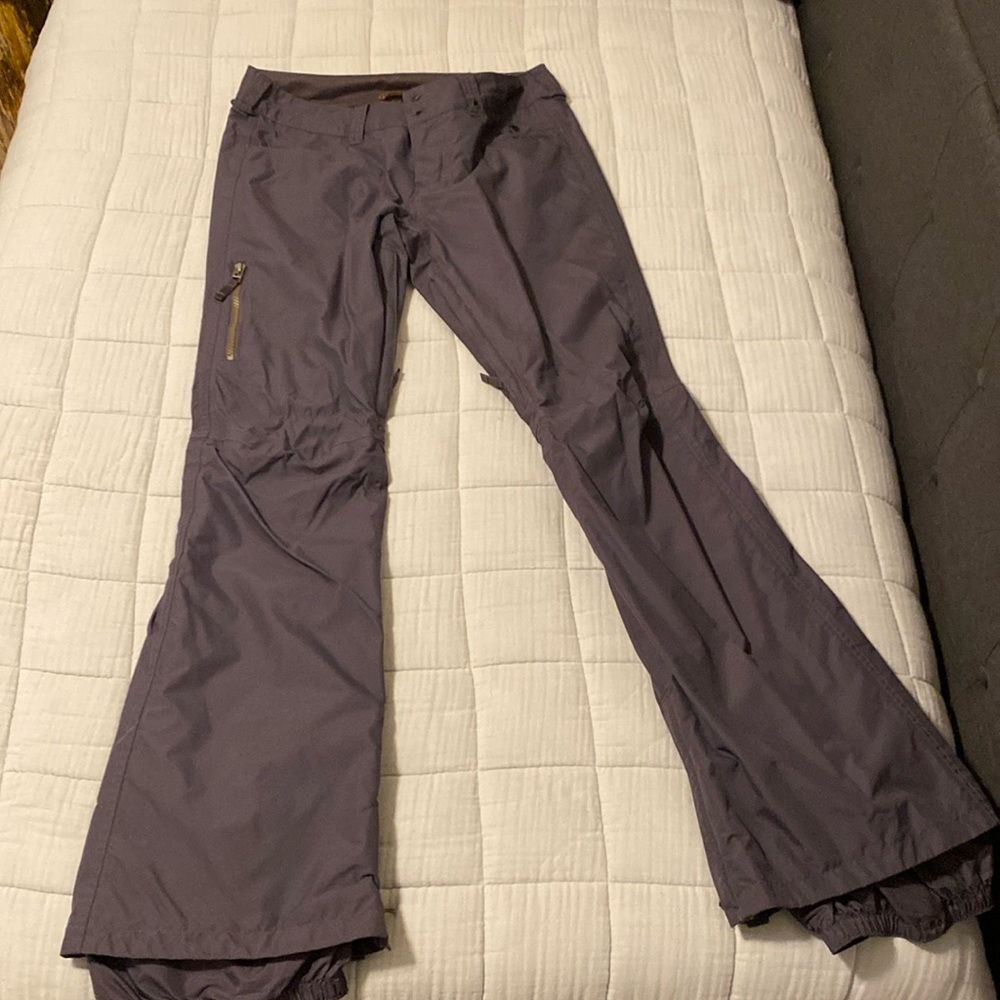 Burton women’s ski/snowboard pants size medium